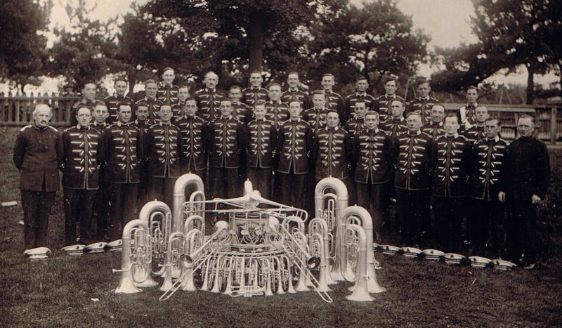 File:Band 1928.jpg