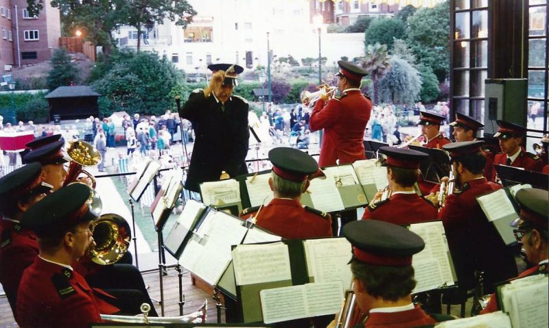 File:Bandstand 1995.jpg